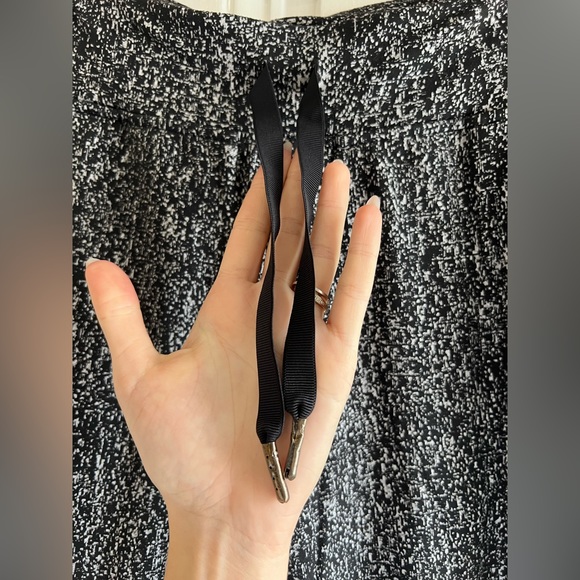 Lululemon Like New Ready to Rulu Pant in Jacquard Black White Size 4 - Picture 7 of 12
